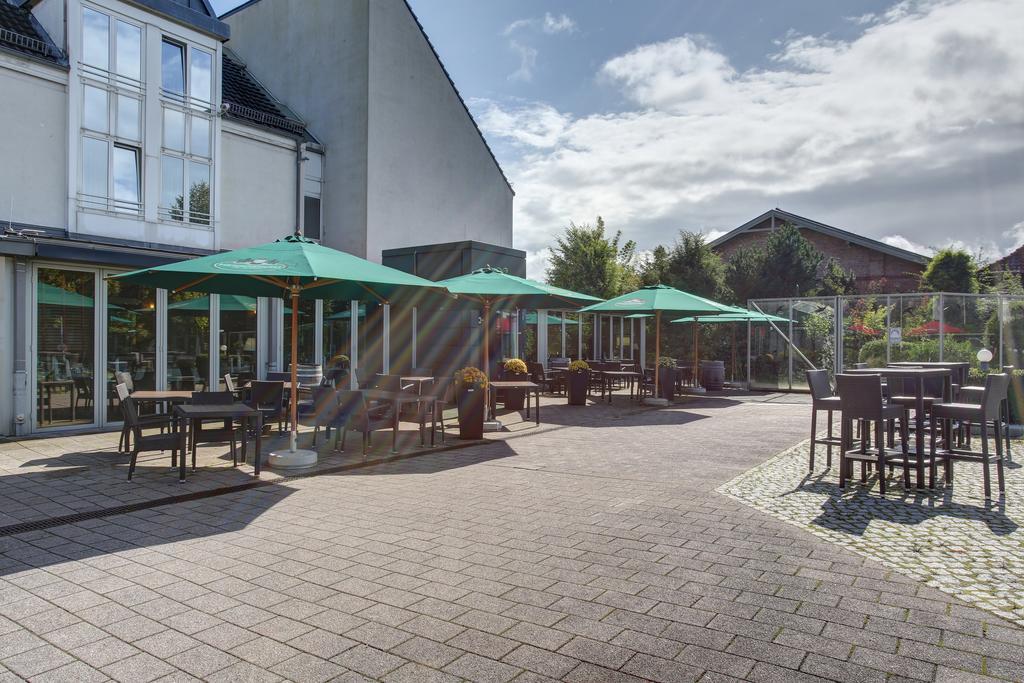 Park Hotel Ahrensburg By Centro Exterior photo