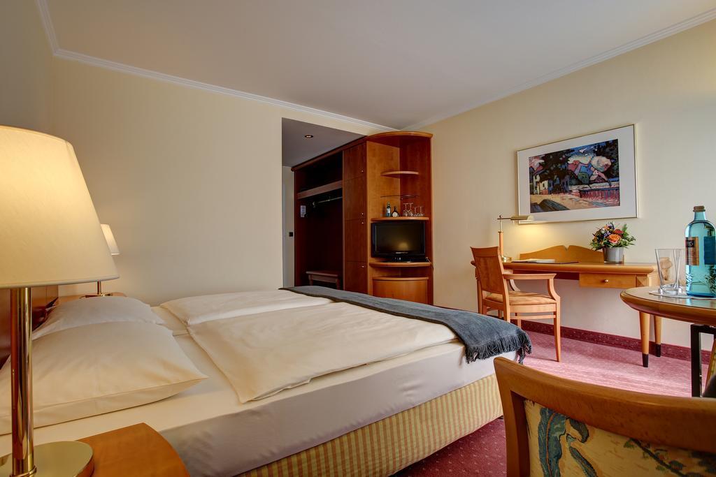 Park Hotel Ahrensburg By Centro Exterior photo